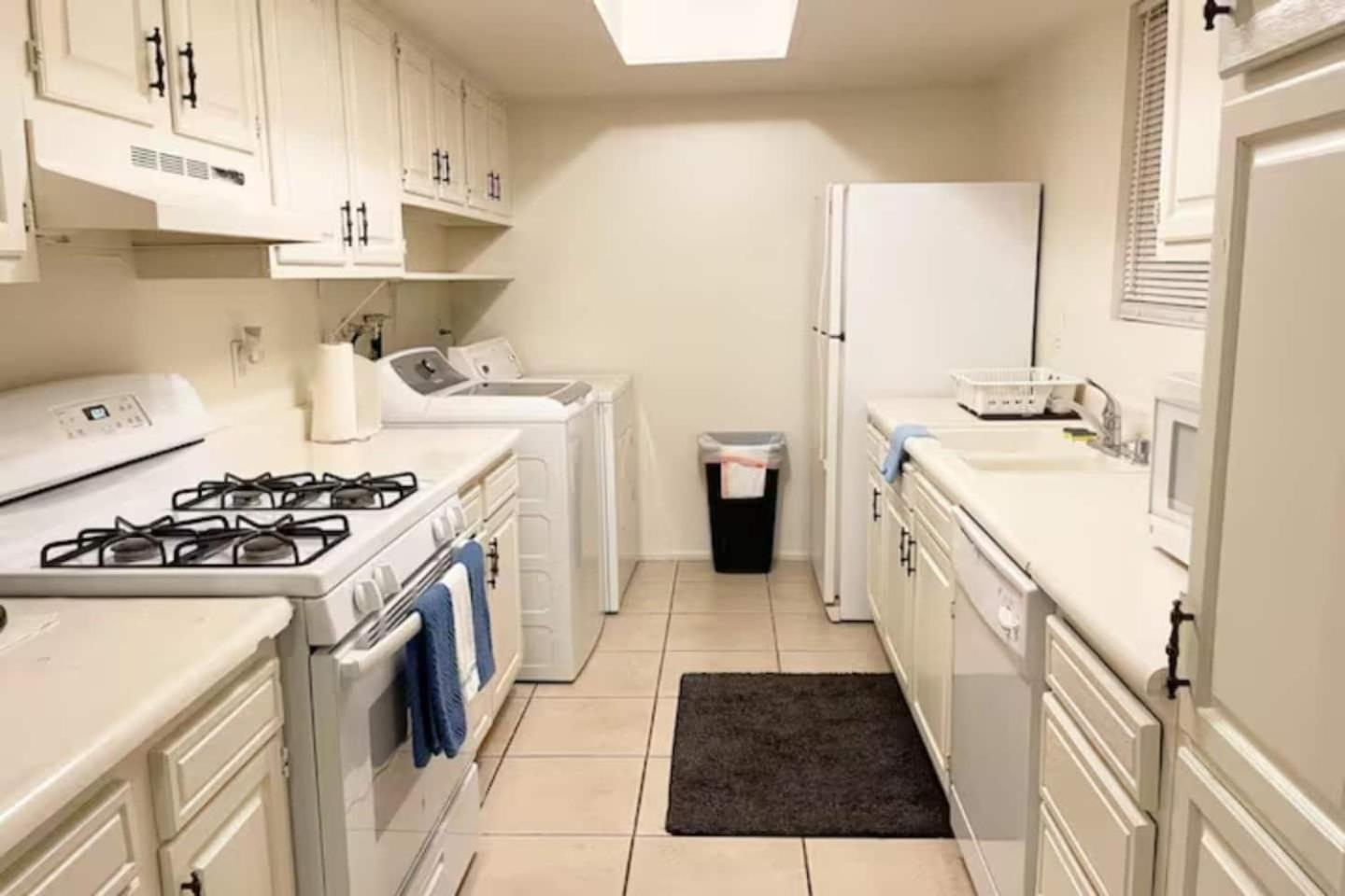 2 Or 3 Bedroom Walk To Mgm Casino And Strip Сasa de vacaciones